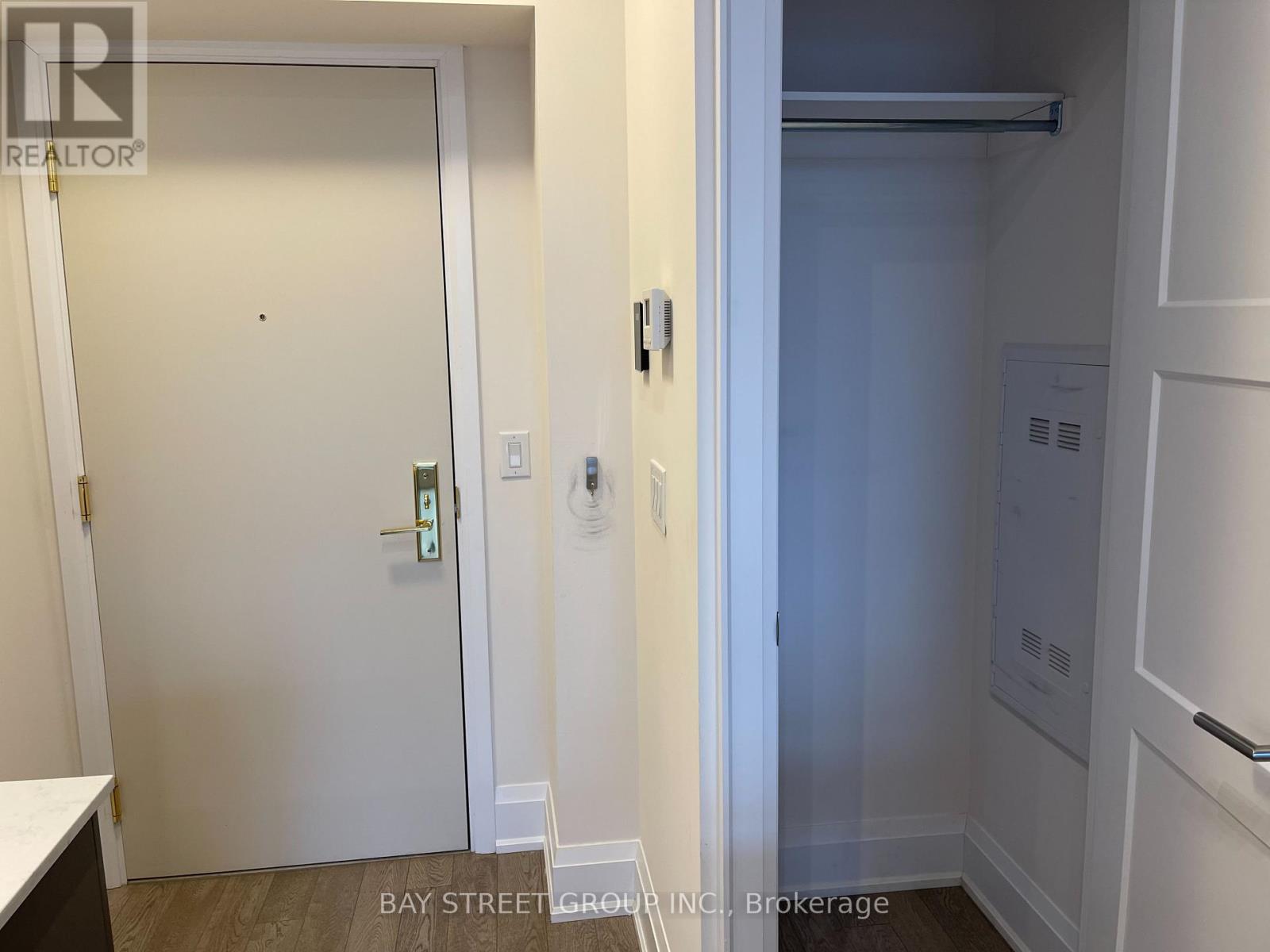 1105 - 88 Cumberland Street, Toronto (Annex), Ontario  M5R 1A3 - Photo 2 - C12938140