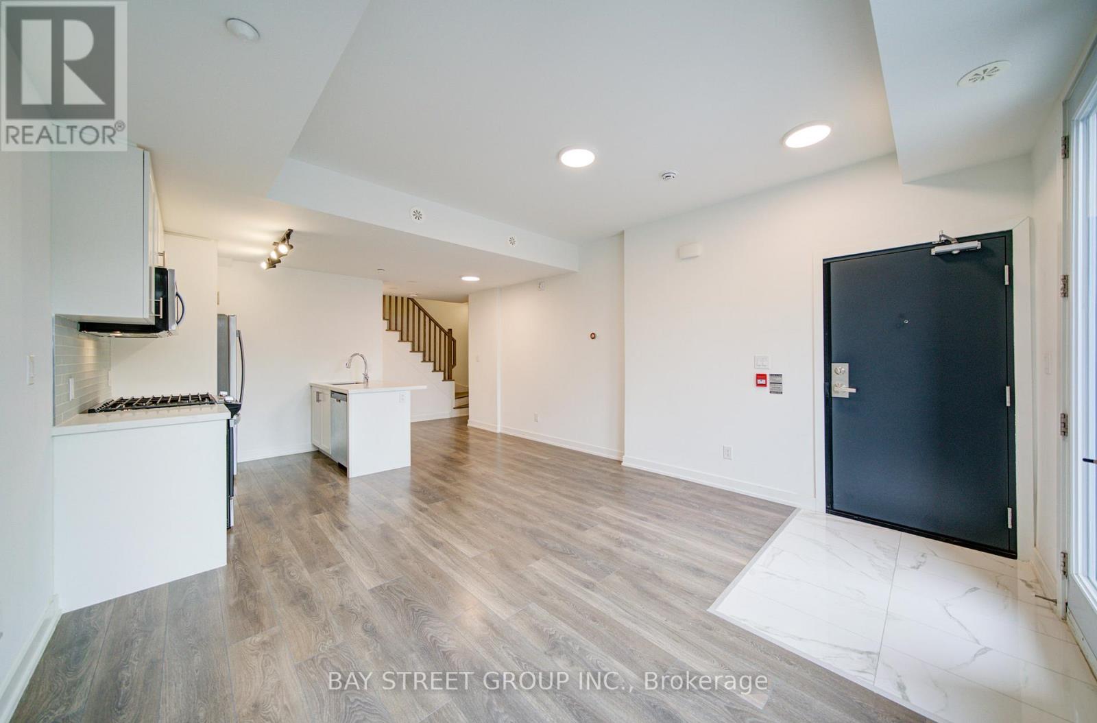 7 - 1479 O'connor Drive, Toronto, Ontario  M4B 0A7 - Photo 3 - E12938102