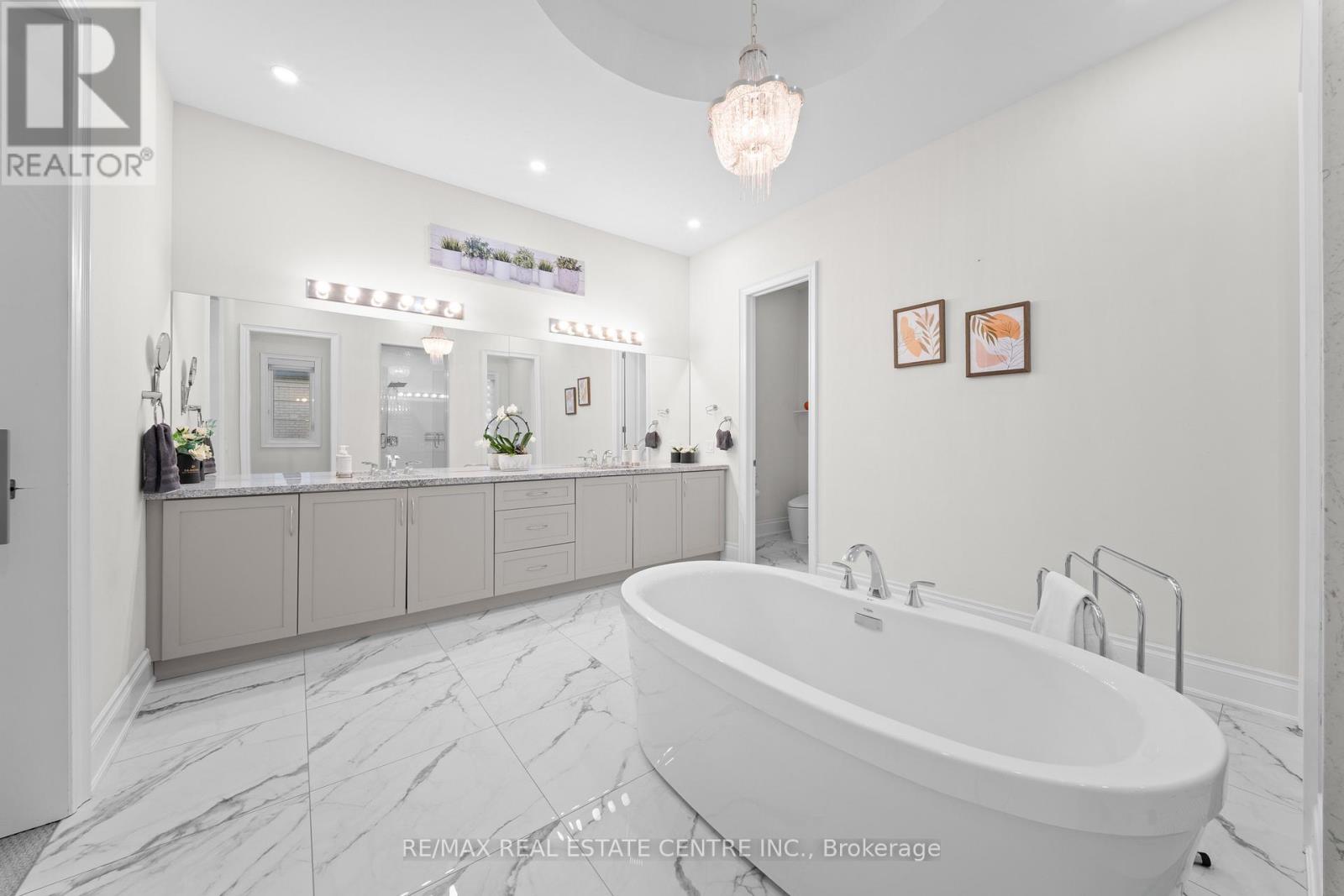 67 Rolling Green Court, Vaughan (Kleinburg), Ontario  L4H 4K7 - Photo 27 - N12938098