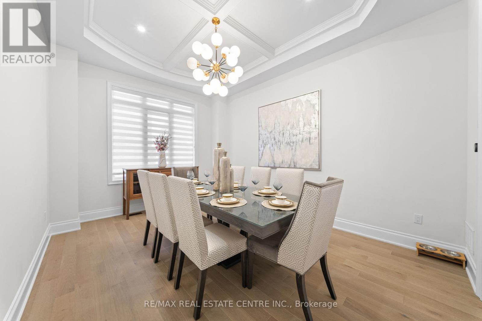 67 Rolling Green Court, Vaughan (Kleinburg), Ontario  L4H 4K7 - Photo 8 - N12938098