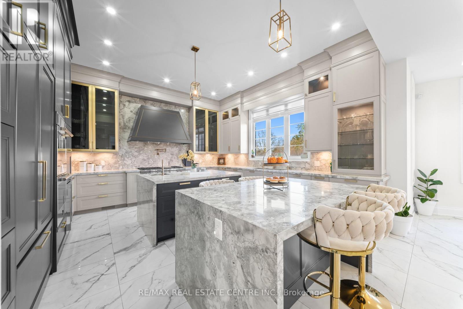 67 Rolling Green Court, Vaughan (Kleinburg), Ontario  L4H 4K7 - Photo 9 - N12938098