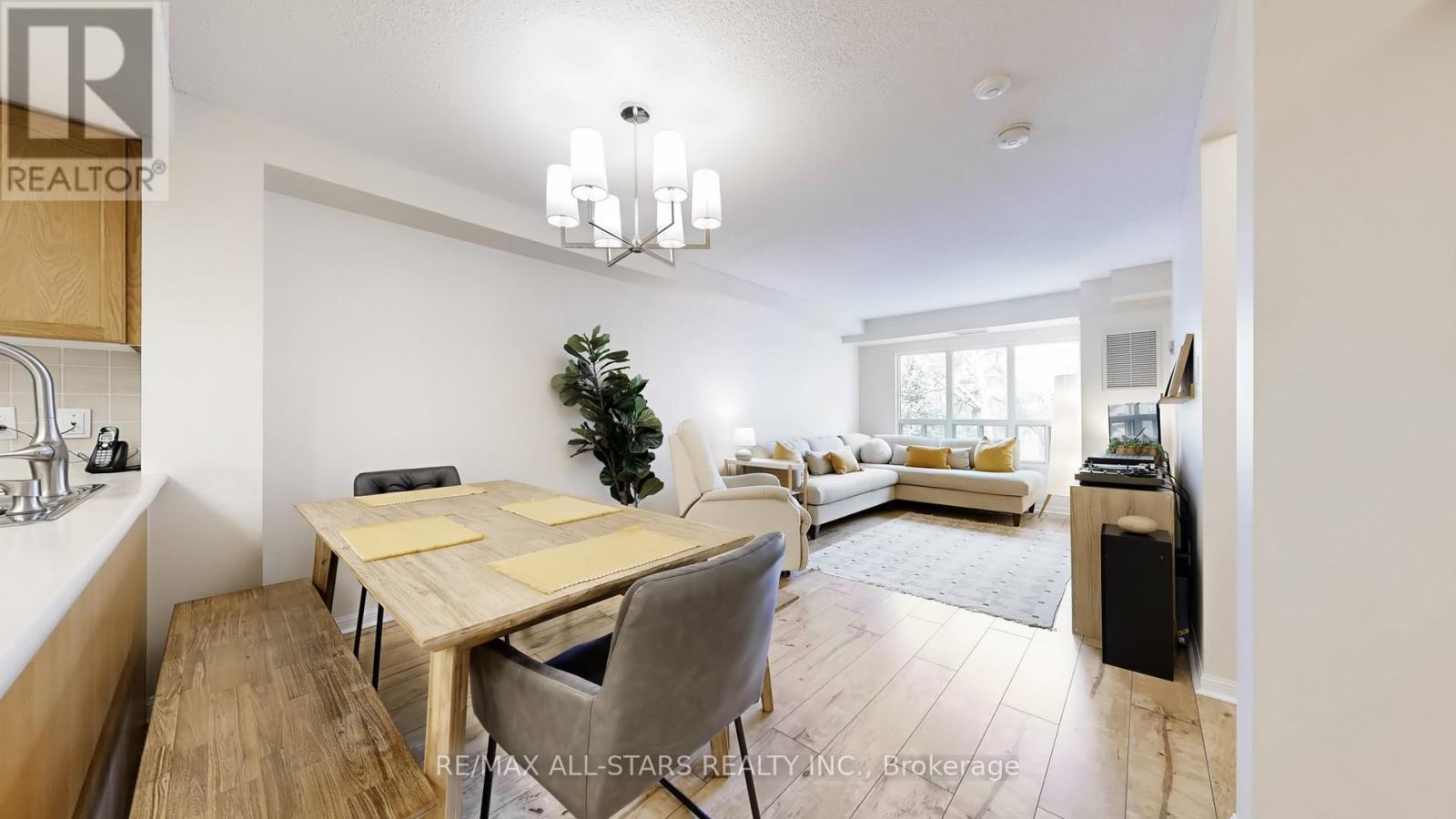 327 - 900 Bogart Mill Trail, Newmarket, Ontario  L3Y 8V5 - Photo 10 - N12938136