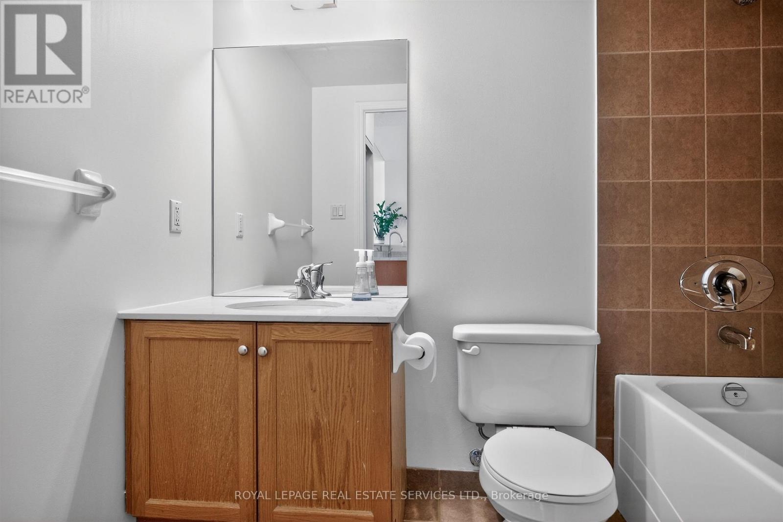 620 - 2495 Dundas Street W, Toronto (High Park North), Ontario  M6P 1X4 - Photo 19 - W12938096