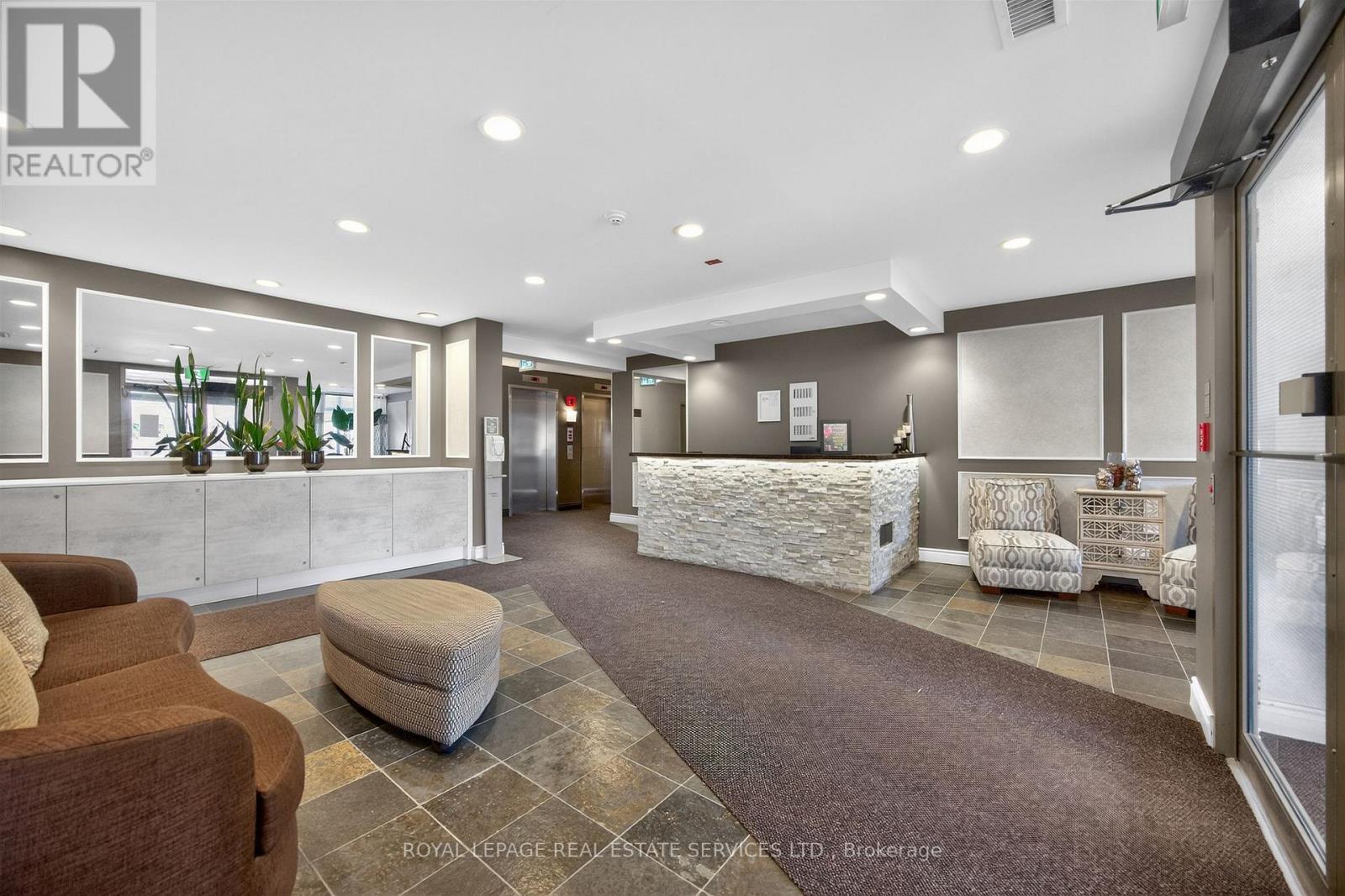 620 - 2495 Dundas Street W, Toronto (High Park North), Ontario  M6P 1X4 - Photo 4 - W12938096