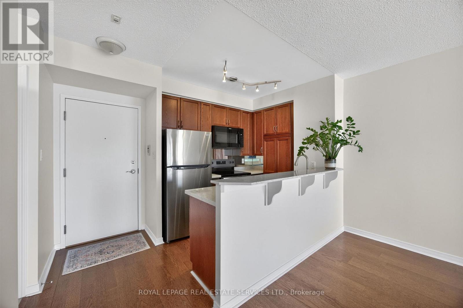 620 - 2495 Dundas Street W, Toronto (High Park North), Ontario  M6P 1X4 - Photo 6 - W12938096