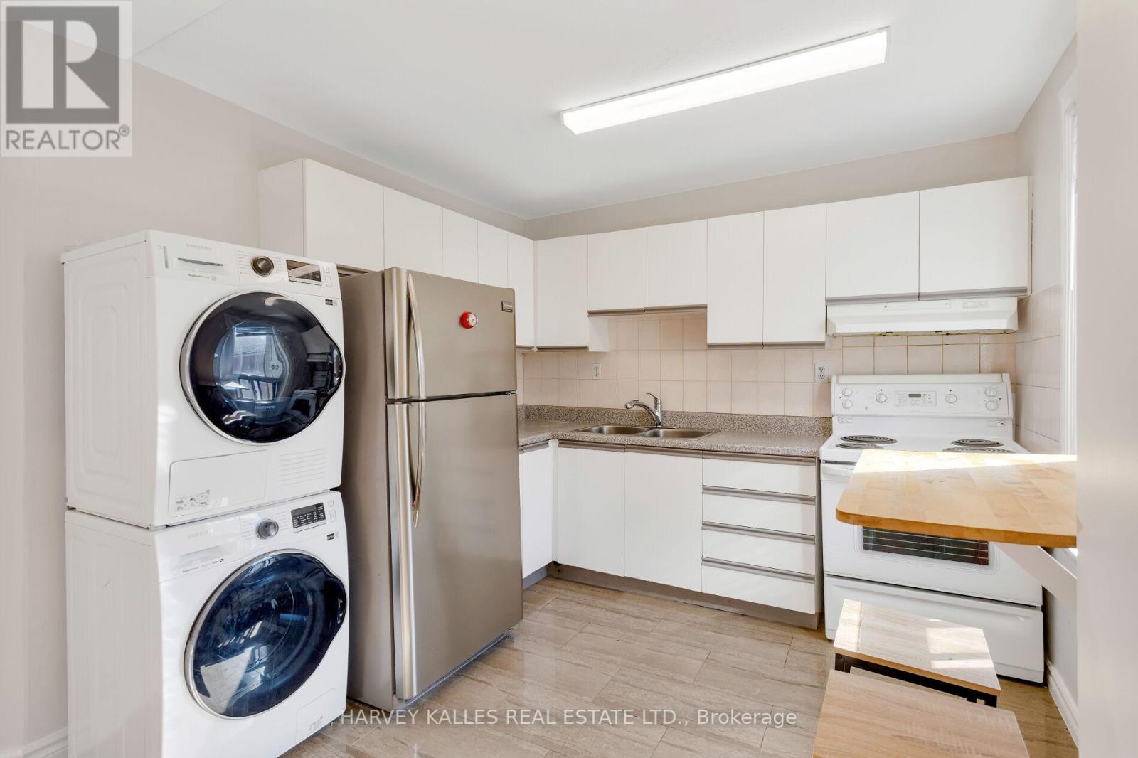 Upper - 429 Margueretta Street, Toronto, Ontario  M6H 3S6 - Photo 13 - W12938100