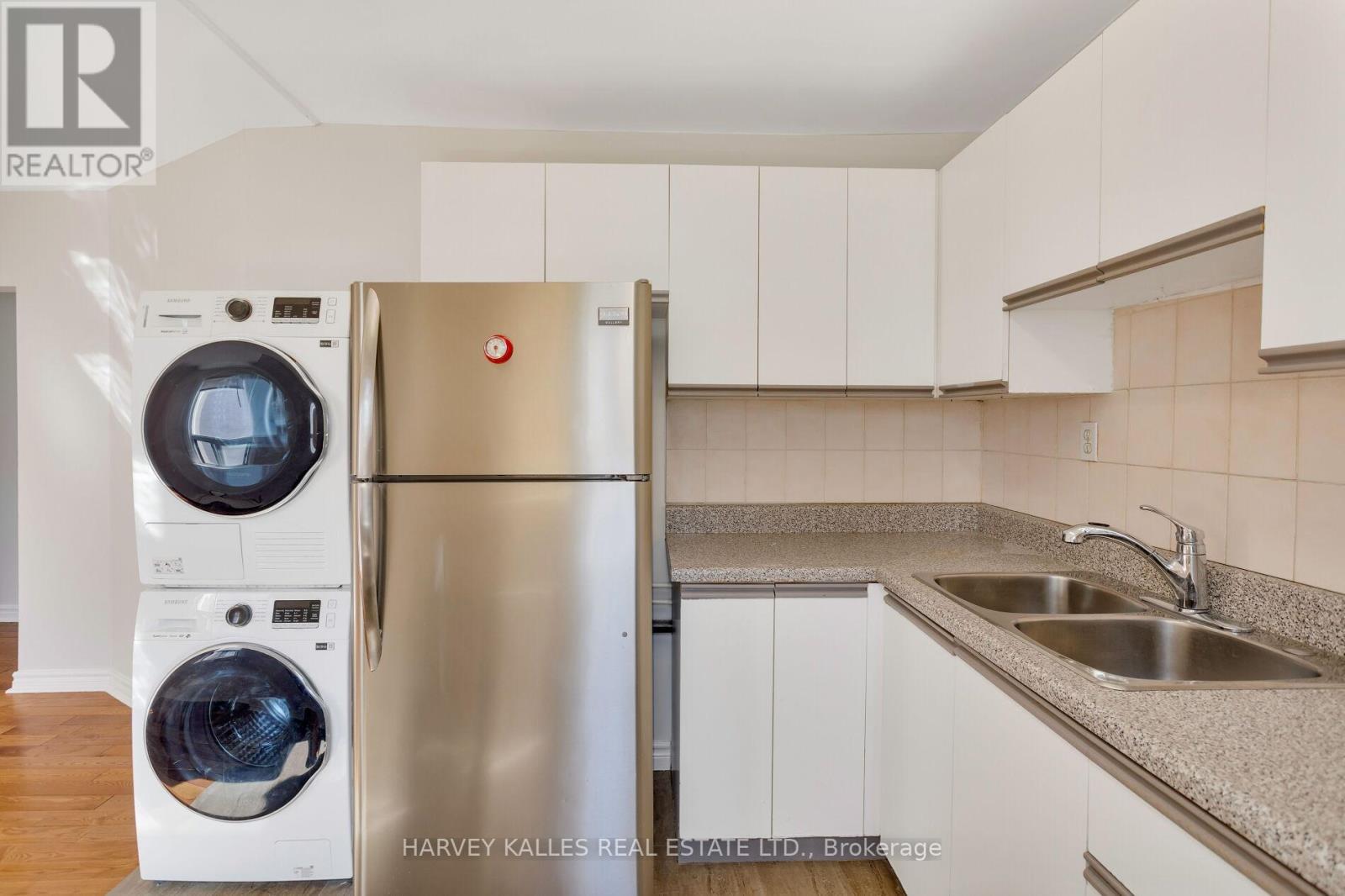 Upper - 429 Margueretta Street, Toronto, Ontario  M6H 3S6 - Photo 16 - W12938100