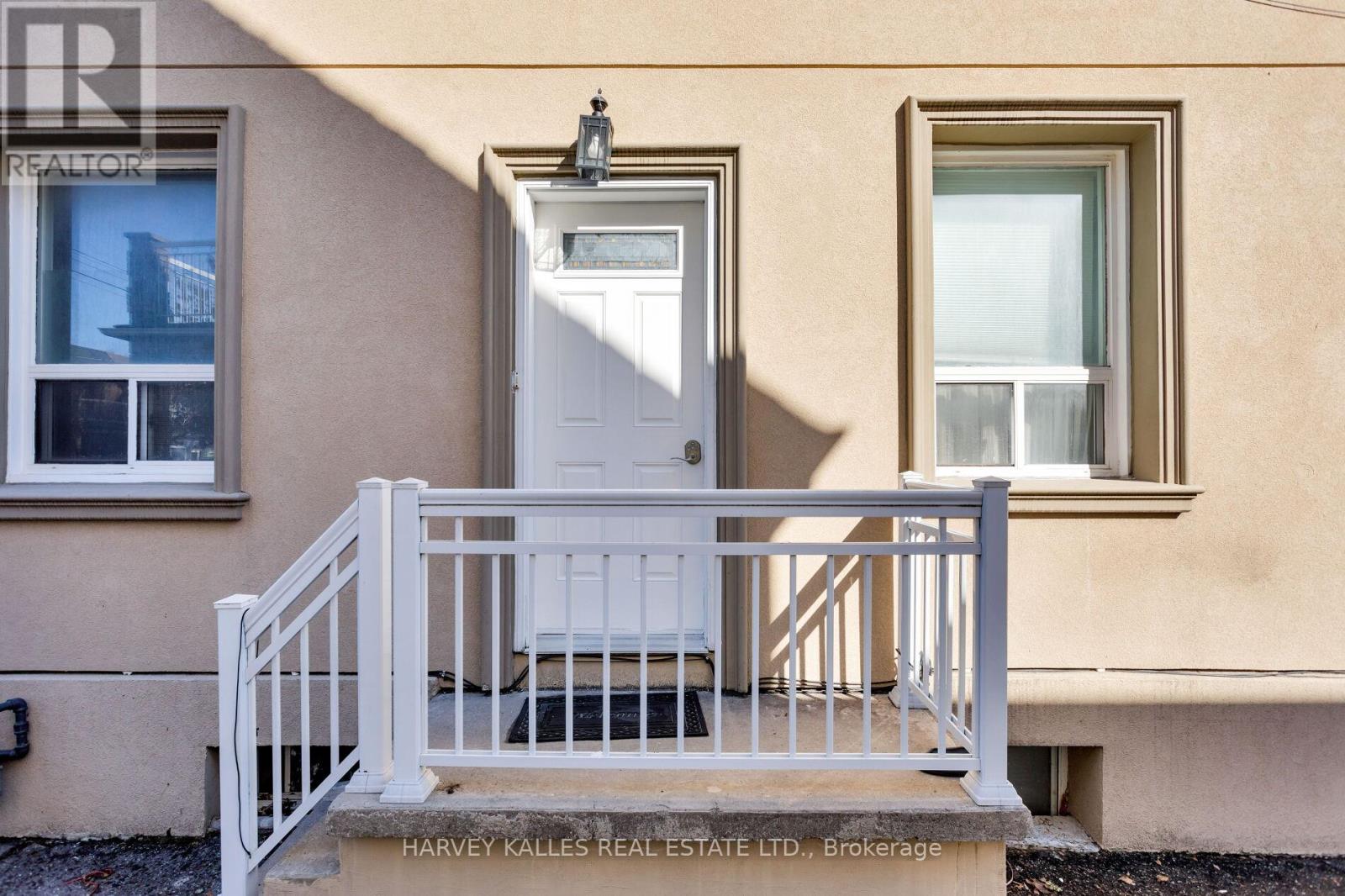 Upper - 429 Margueretta Street, Toronto, Ontario  M6H 3S6 - Photo 5 - W12938100