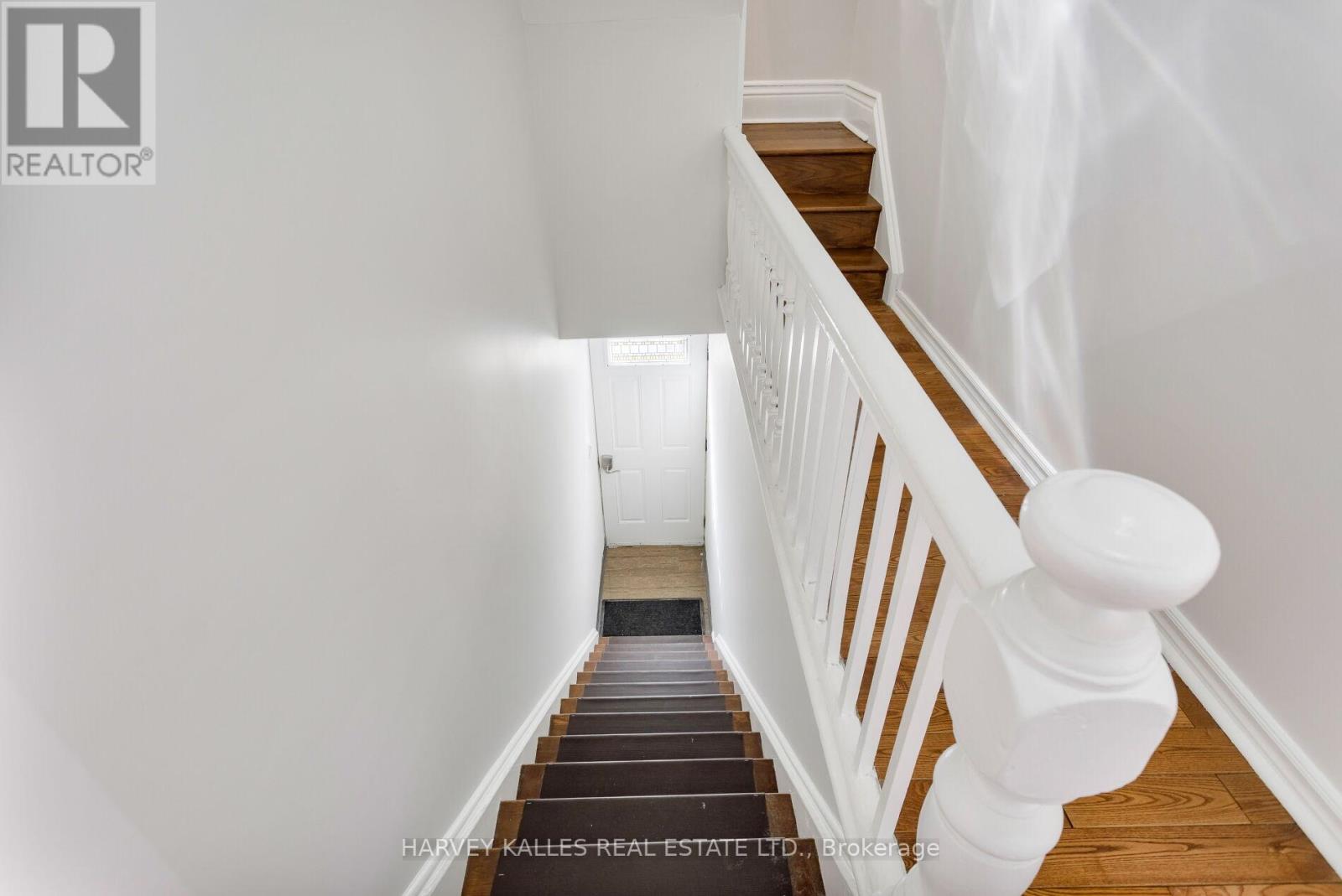 Upper - 429 Margueretta Street, Toronto, Ontario  M6H 3S6 - Photo 6 - W12938100