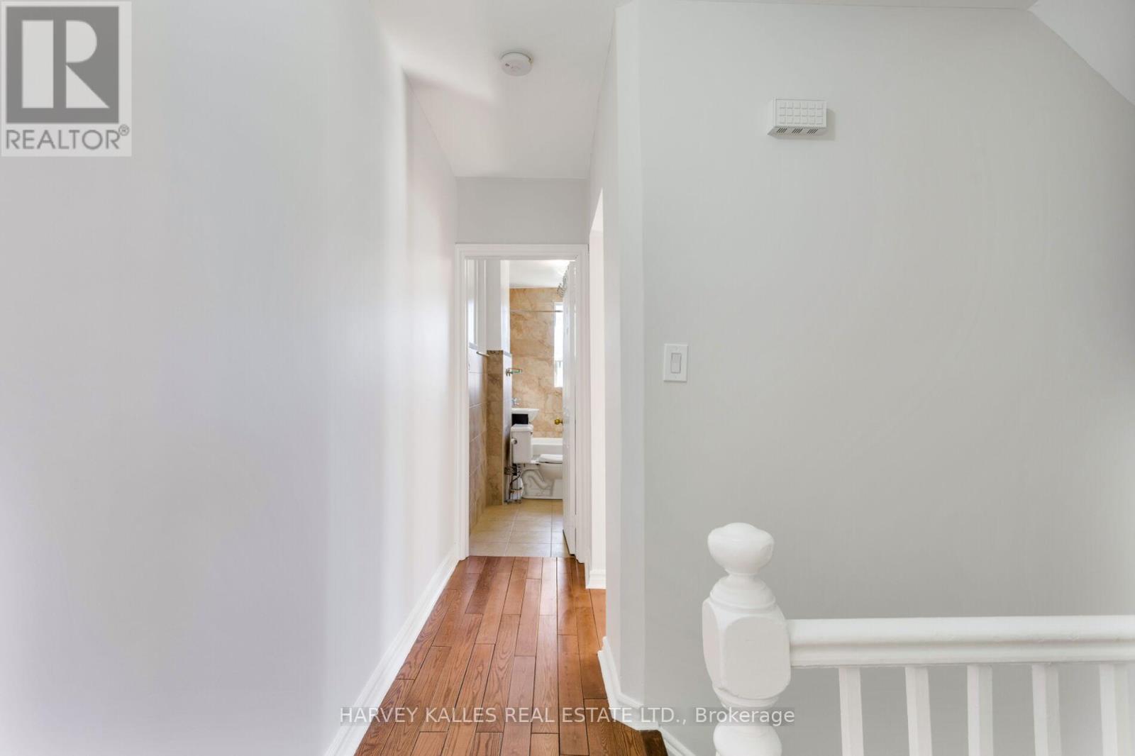 Upper - 429 Margueretta Street, Toronto, Ontario  M6H 3S6 - Photo 7 - W12938100