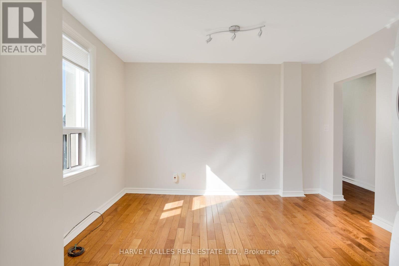 Upper - 429 Margueretta Street, Toronto, Ontario  M6H 3S6 - Photo 9 - W12938100