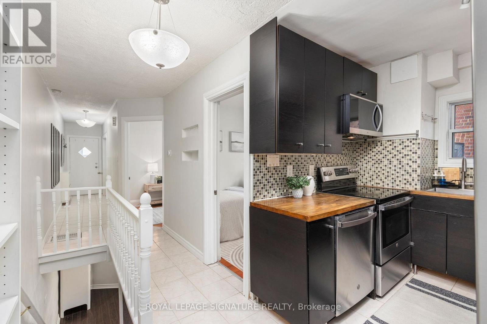 493 Jane Street, Toronto, Ontario  M6S 4A1 - Photo 9 - W12938106