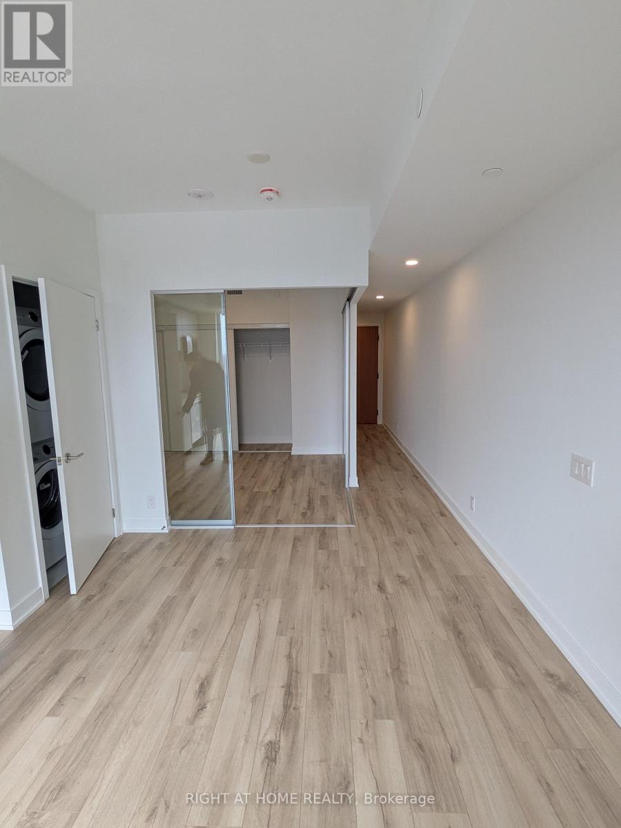 906 - 1660 Bloor Street W, Toronto, Ontario  M6P 0C6 - Photo 2 - W12938112