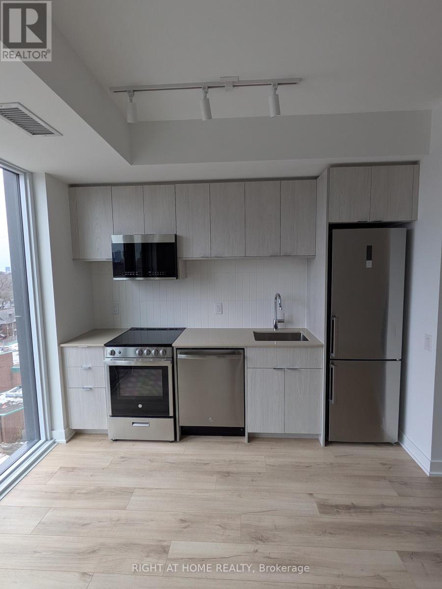 906 - 1660 Bloor Street W, Toronto, Ontario  M6P 0C6 - Photo 4 - W12938112