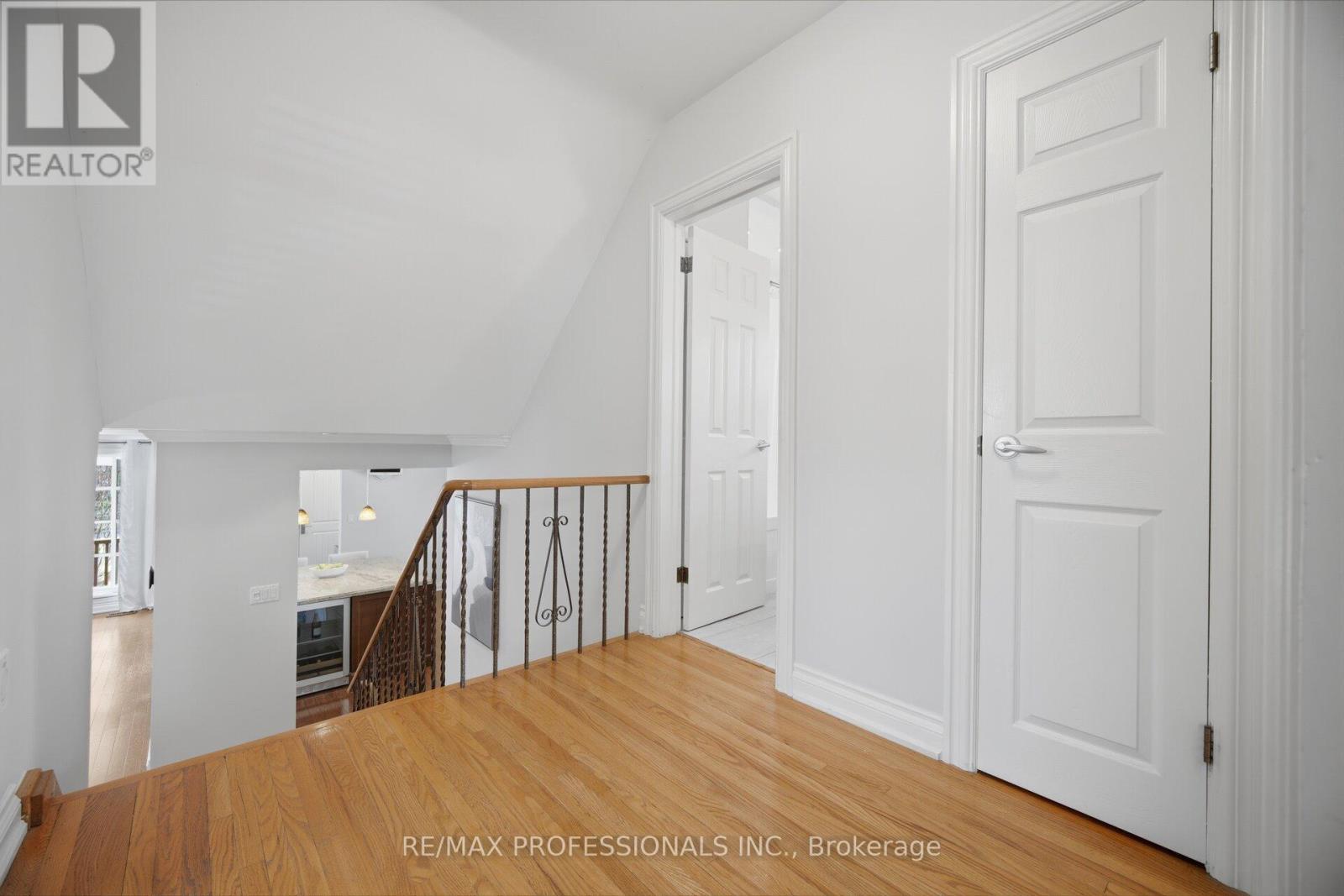 2 Thicket Road, Toronto, Ontario  M9C 2T3 - Photo 17 - W12938128