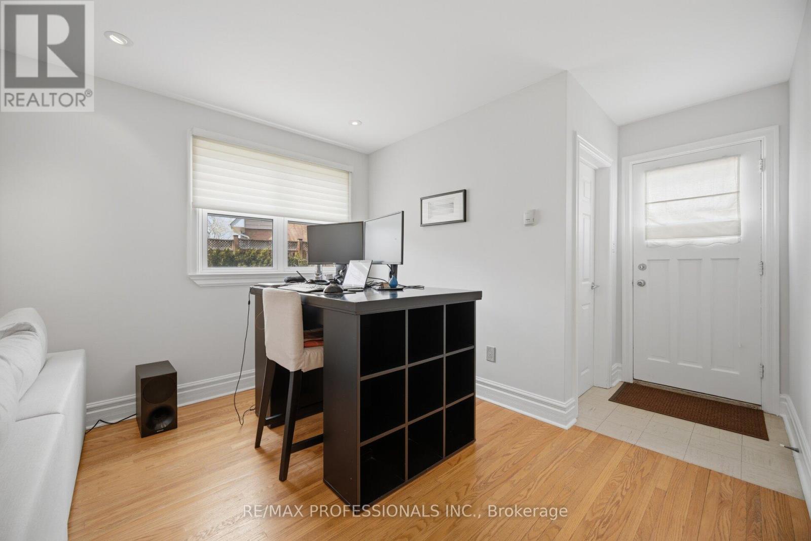 2 Thicket Road, Toronto, Ontario  M9C 2T3 - Photo 28 - W12938128