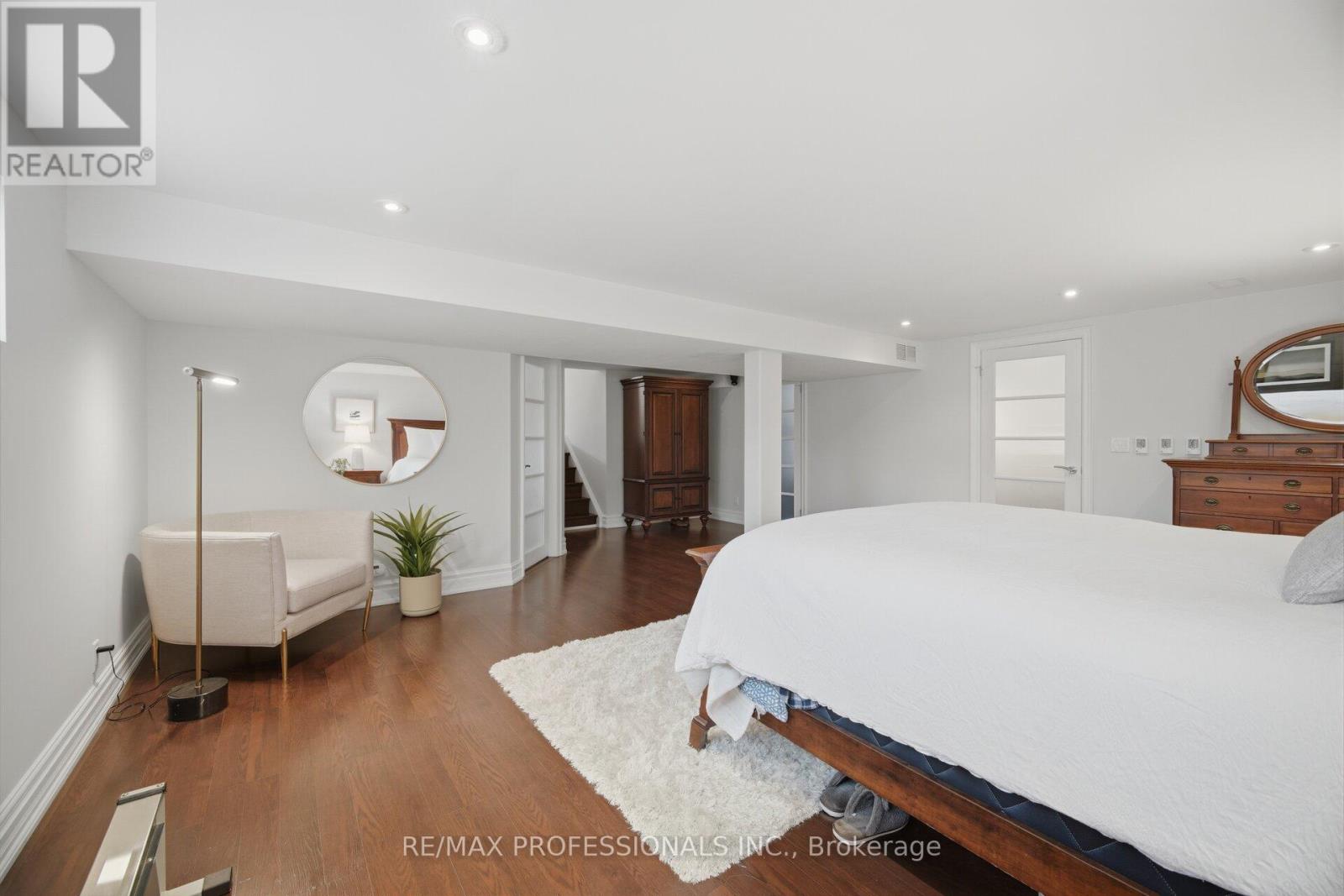 2 Thicket Road, Toronto, Ontario  M9C 2T3 - Photo 37 - W12938128