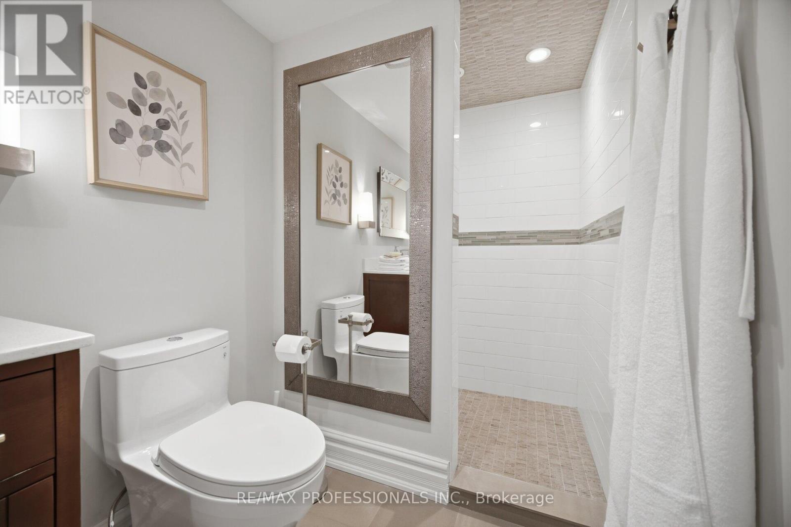 2 Thicket Road, Toronto, Ontario  M9C 2T3 - Photo 39 - W12938128