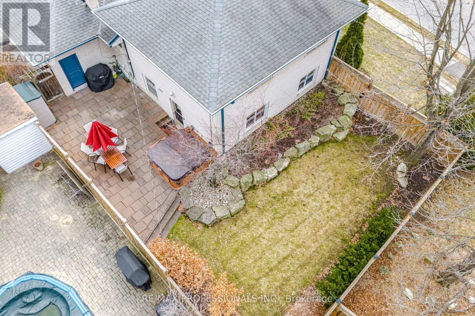 2 Thicket Road, Toronto, Ontario  M9C 2T3 - Photo 44 - W12938128