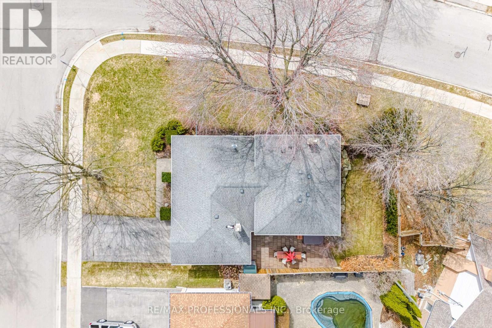 2 Thicket Road, Toronto, Ontario  M9C 2T3 - Photo 46 - W12938128