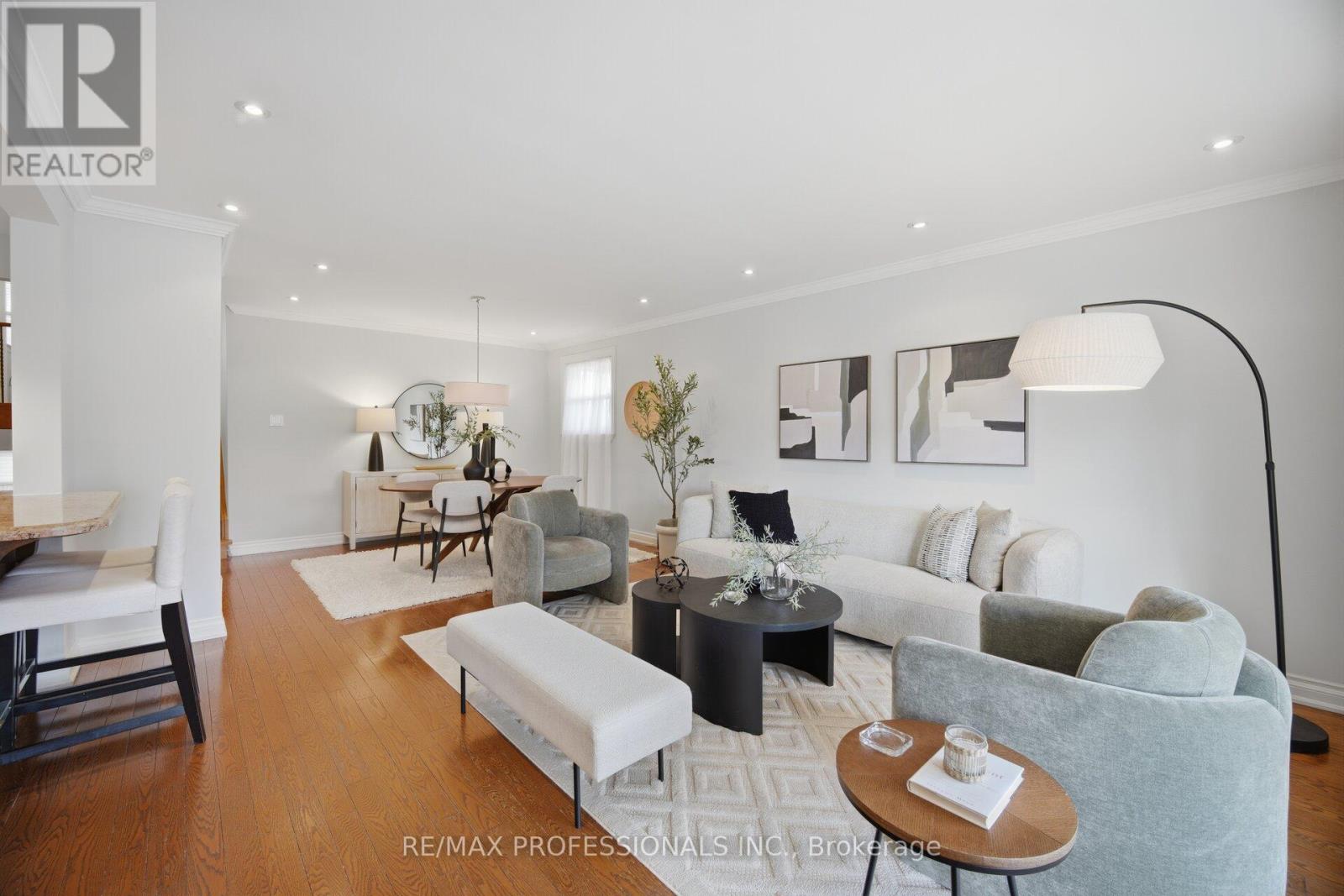 2 Thicket Road, Toronto, Ontario  M9C 2T3 - Photo 7 - W12938128