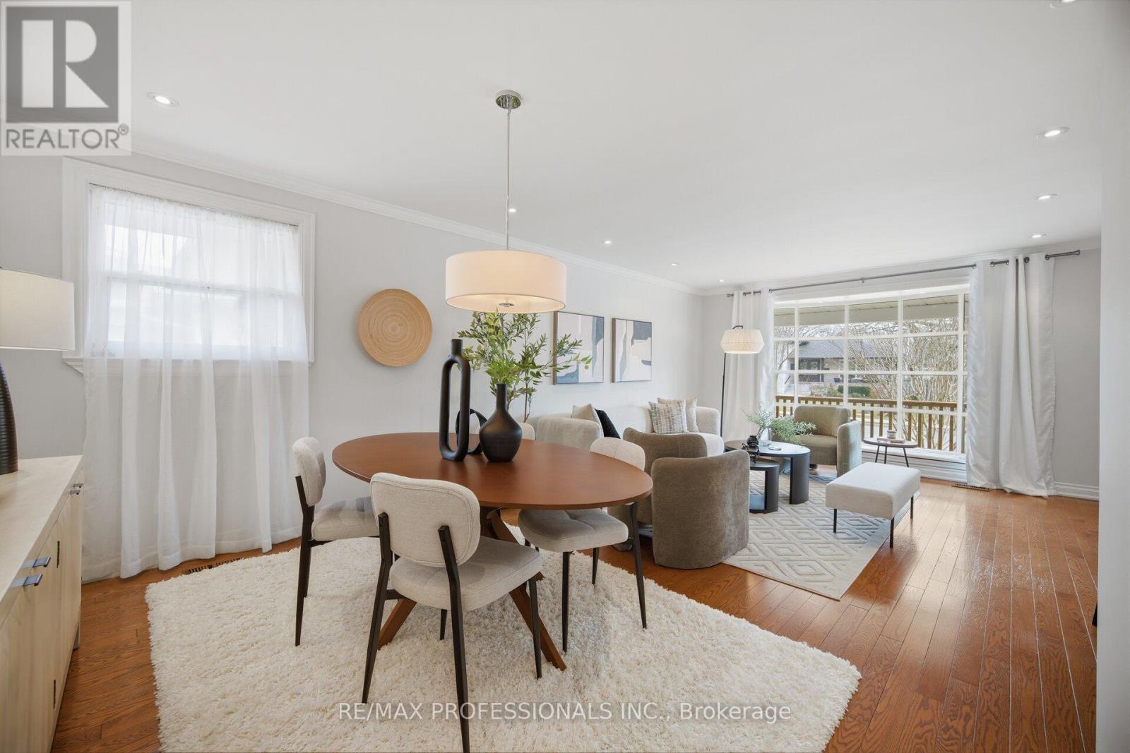 2 Thicket Road, Toronto, Ontario  M9C 2T3 - Photo 9 - W12938128