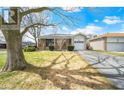 2 THICKET ROAD, Toronto, Ontario