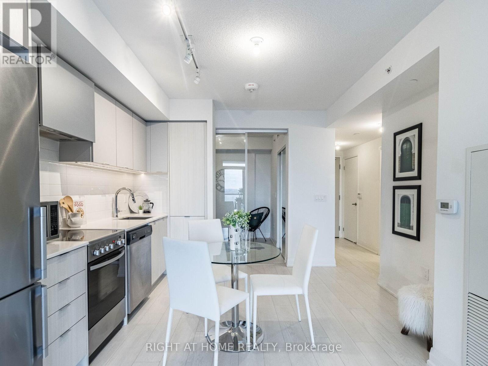 2610 - 30 Gibbs Road, Toronto (Islington-City Centre West), Ontario  M9B 0E4 - Photo 10 - W12938144