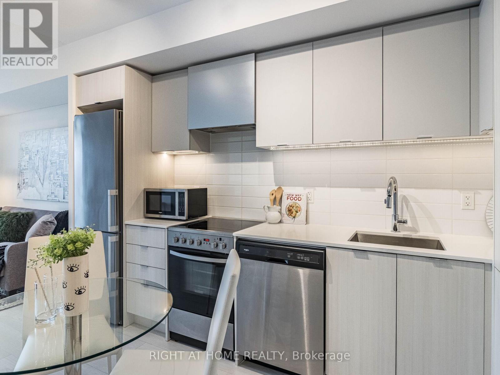 2610 - 30 Gibbs Road, Toronto (Islington-City Centre West), Ontario  M9B 0E4 - Photo 13 - W12938144