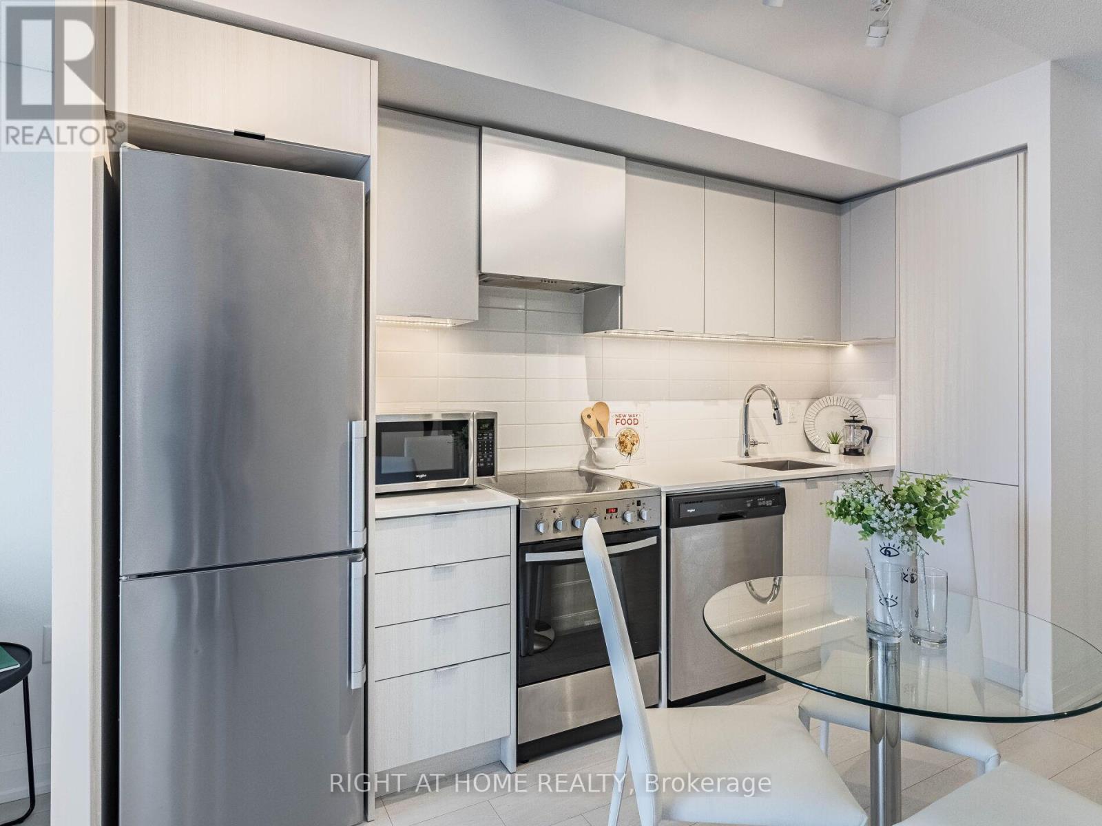 2610 - 30 Gibbs Road, Toronto (Islington-City Centre West), Ontario  M9B 0E4 - Photo 9 - W12938144