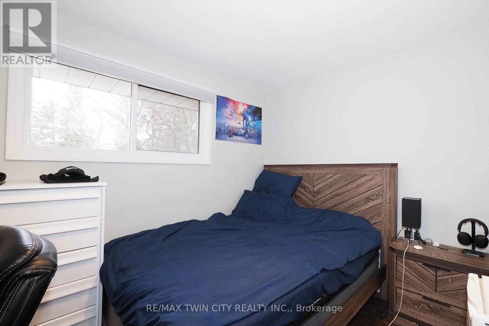 163 Pinegrove Crescent, Waterloo, Ontario  N2L 4T9 - Photo 26 - X12938116