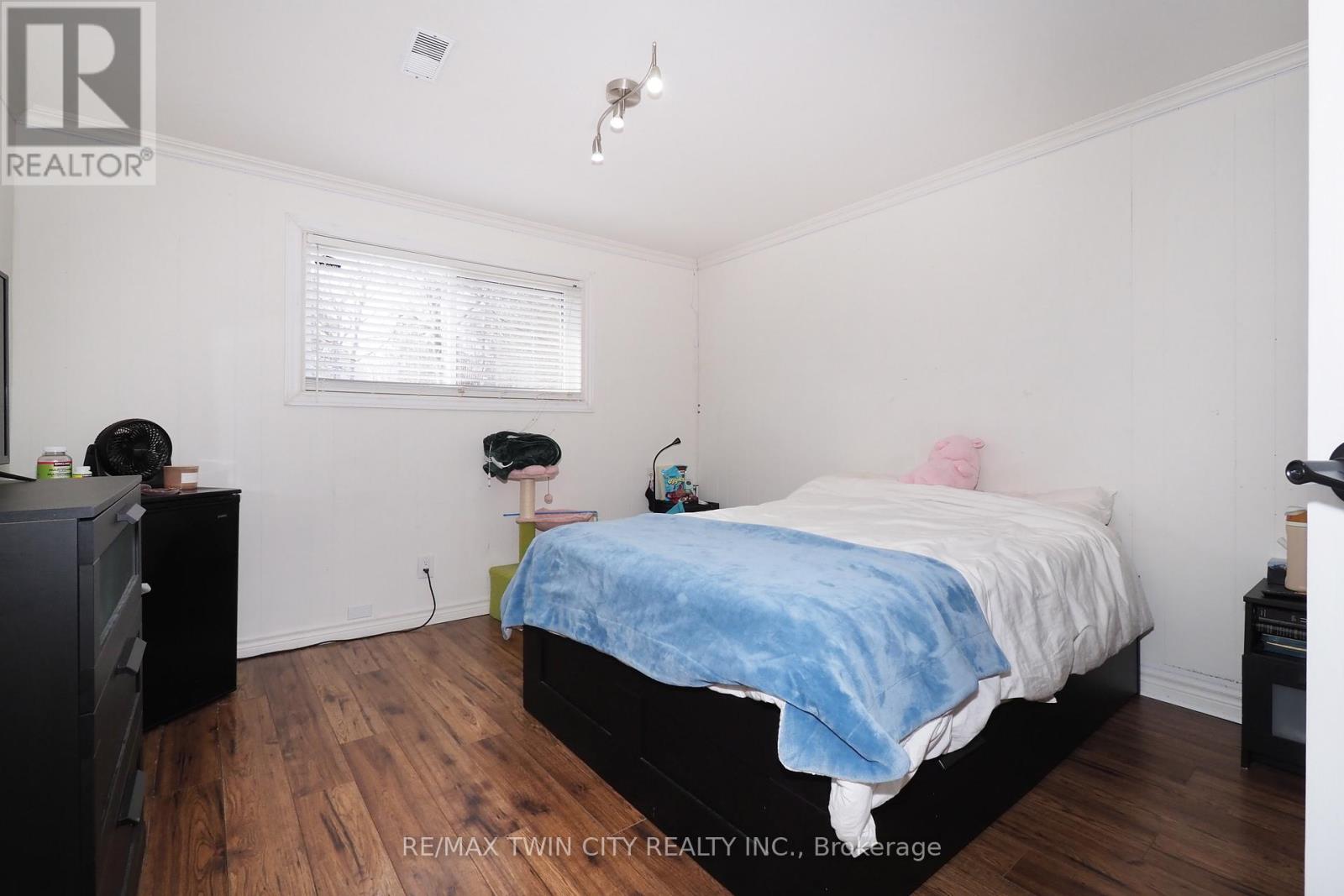 163 Pinegrove Crescent, Waterloo, Ontario  N2L 4T9 - Photo 30 - X12938116