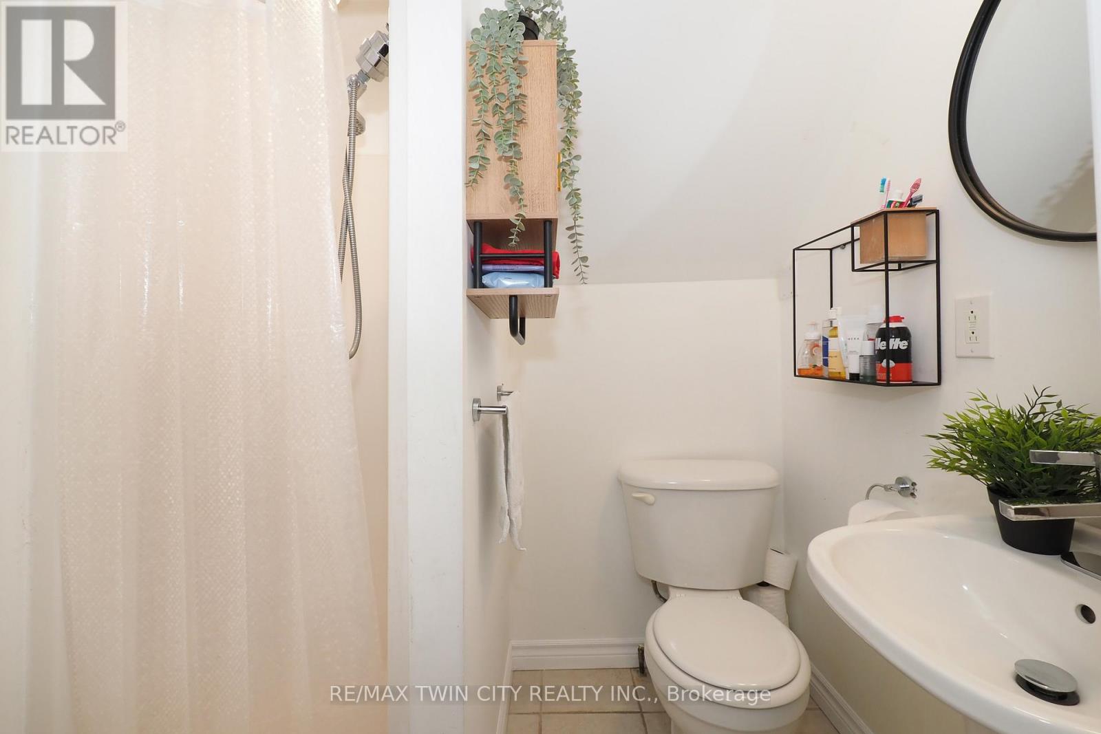 163 Pinegrove Crescent, Waterloo, Ontario  N2L 4T9 - Photo 31 - X12938116