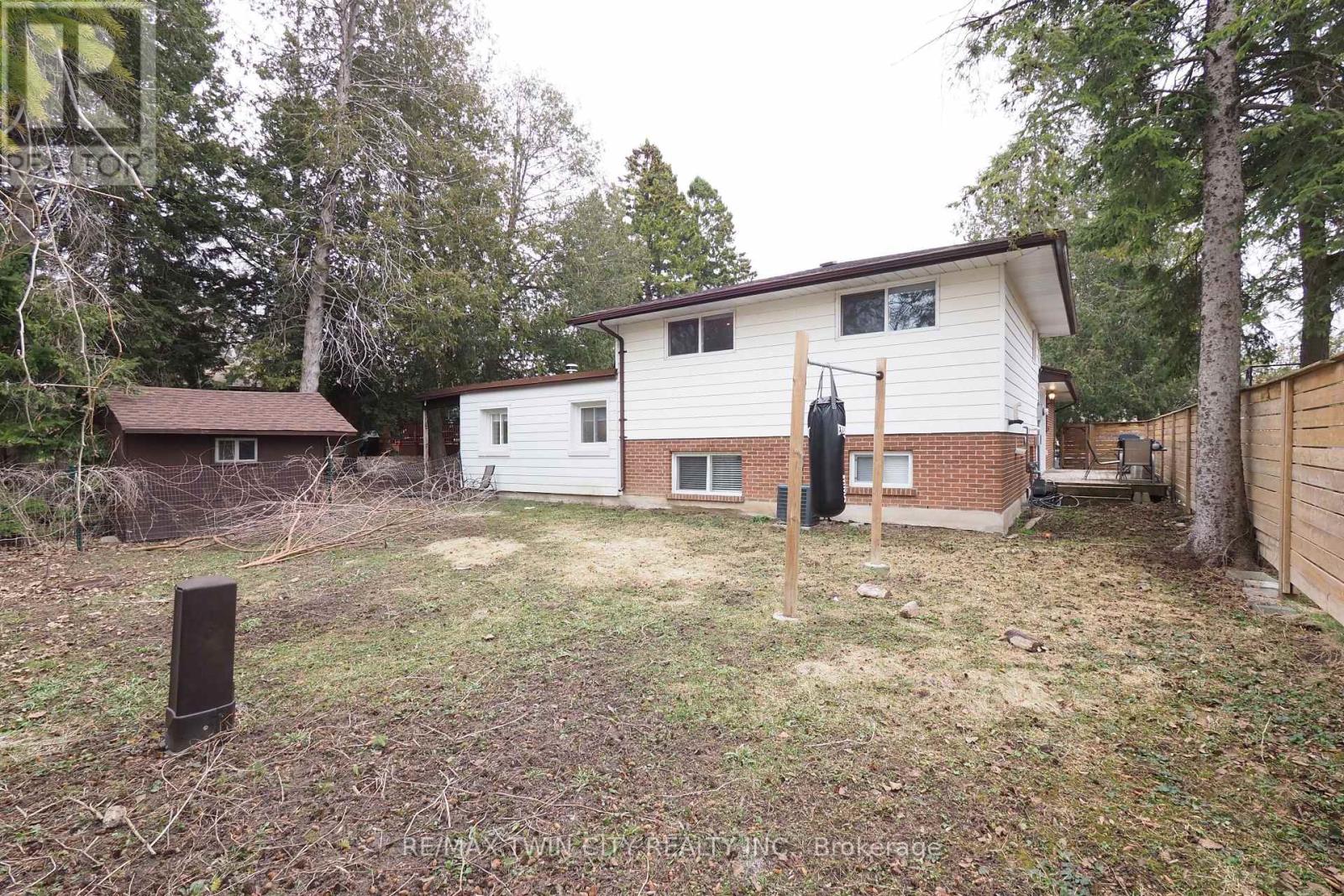 163 Pinegrove Crescent, Waterloo, Ontario  N2L 4T9 - Photo 32 - X12938116