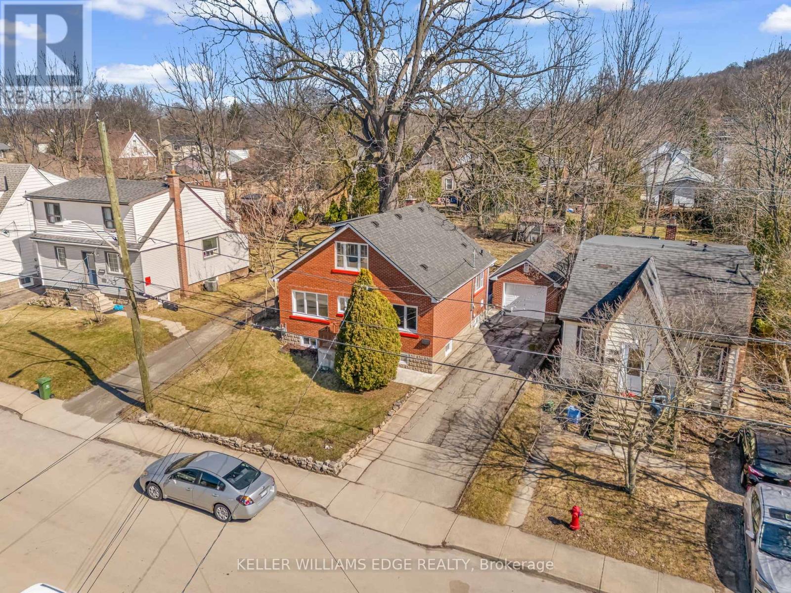 23 CLIFFORD STREET, Hamilton, Ontario