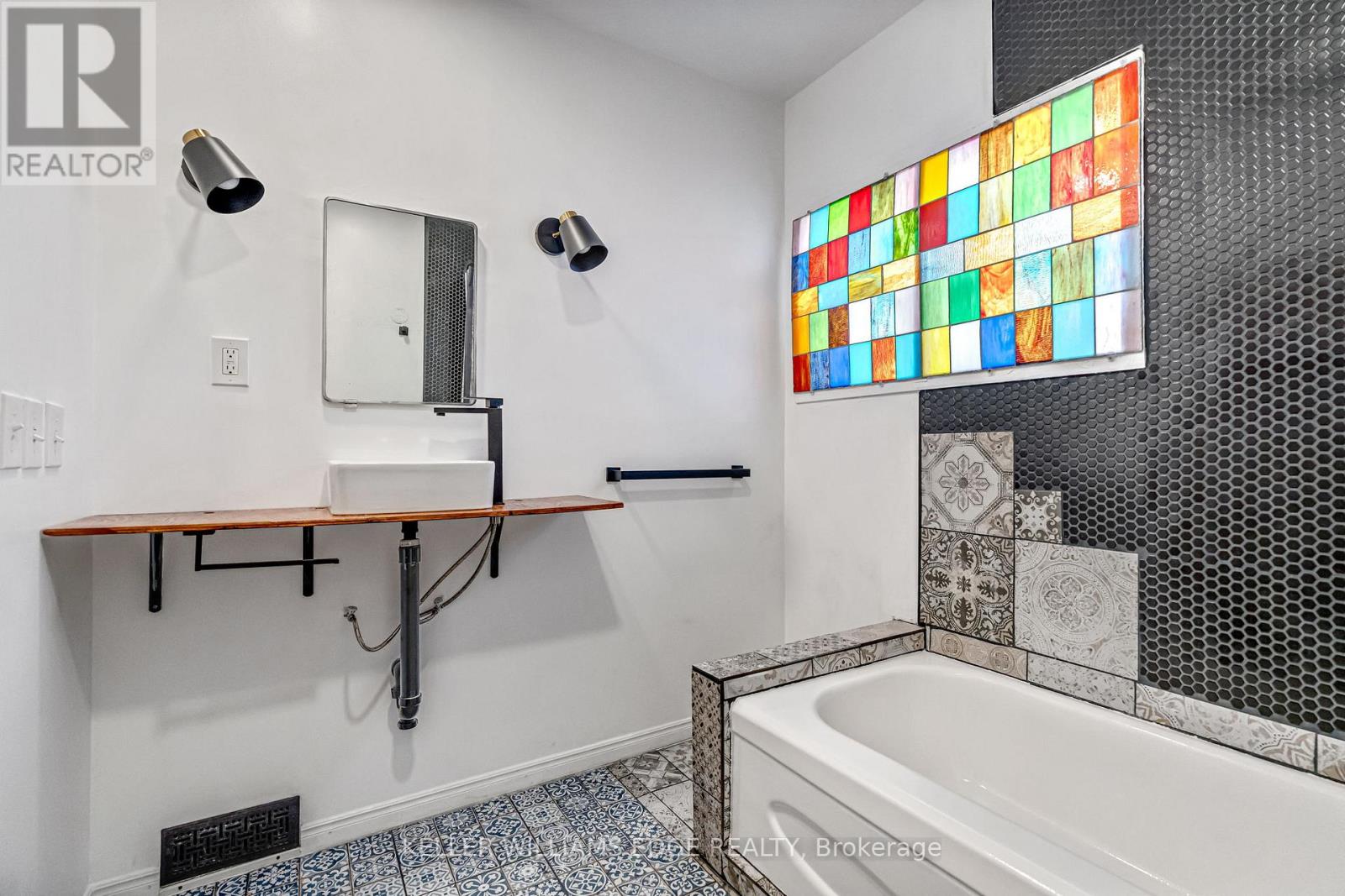 23 Clifford Street, Hamilton, Ontario  L8S 2Z7 - Photo 17 - X12938146