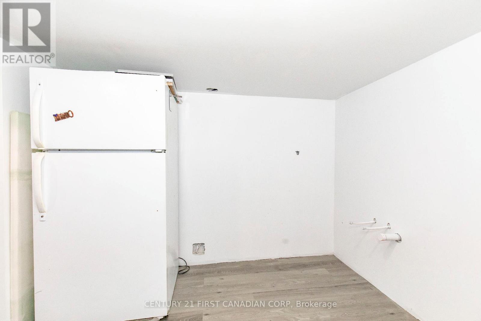 12 Noel Avenue, London East, Ontario  N5V 1A9 - Photo 15 - X12929310