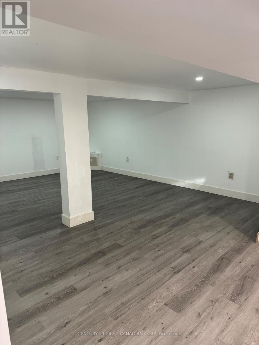 12 Noel Avenue, London East, Ontario  N5V 1A9 - Photo 26 - X12929310