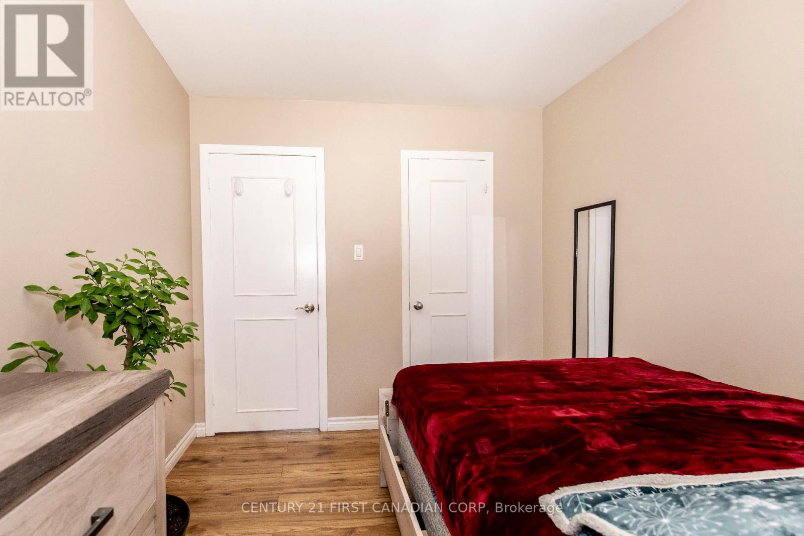 12 Noel Avenue, London East, Ontario  N5V 1A9 - Photo 13 - X12929310