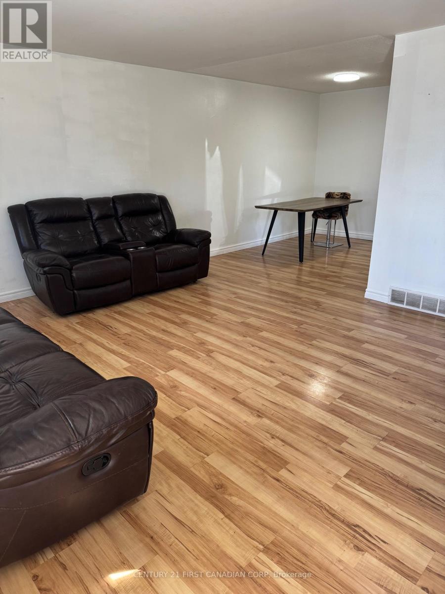 12 Noel Avenue, London East, Ontario  N5V 1A9 - Photo 31 - X12929310