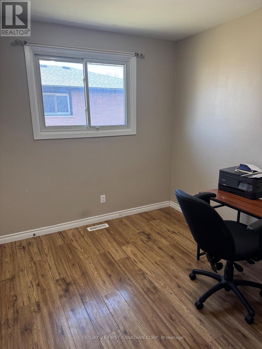 12 Noel Avenue, London East, Ontario  N5V 1A9 - Photo 36 - X12929310