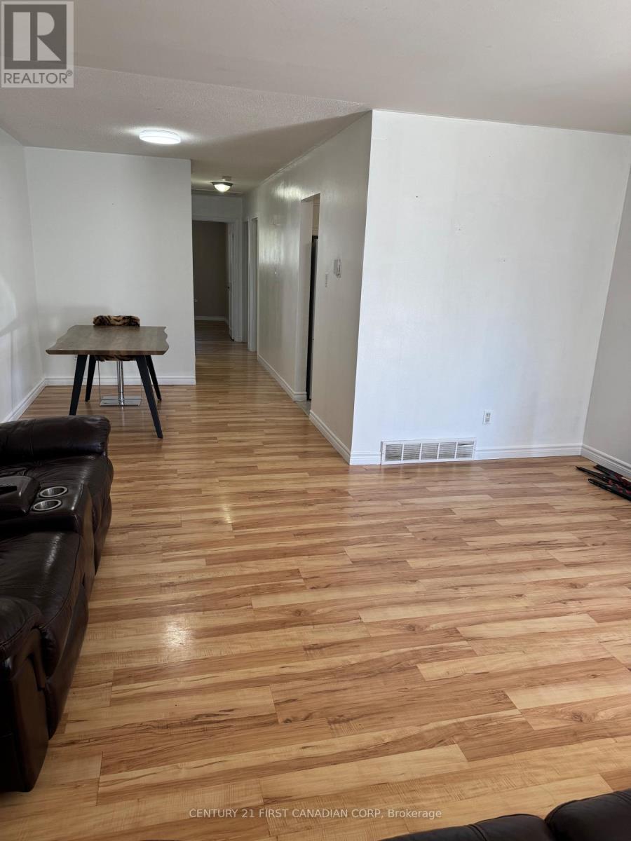 12 Noel Avenue, London East, Ontario  N5V 1A9 - Photo 33 - X12929310