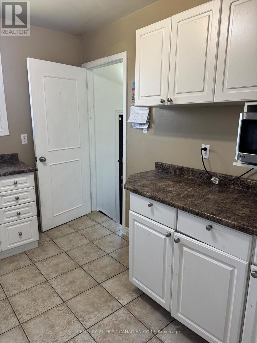 12 Noel Avenue, London East, Ontario  N5V 1A9 - Photo 39 - X12929310