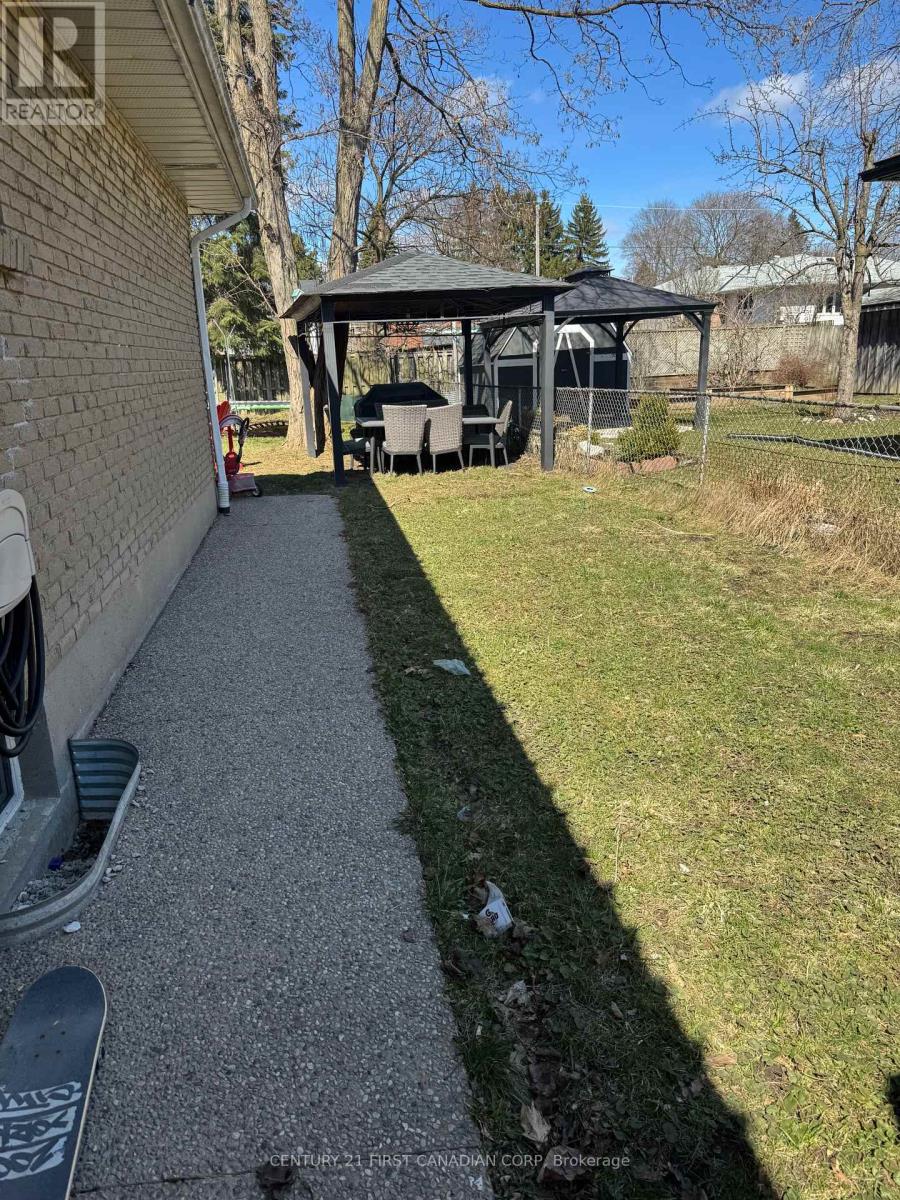 12 Noel Avenue, London East, Ontario  N5V 1A9 - Photo 41 - X12929310