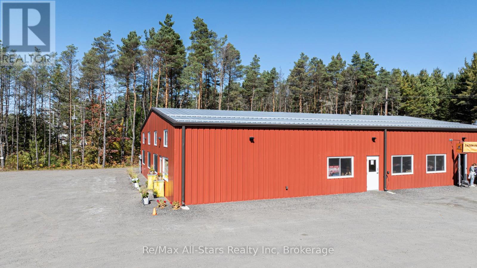 25754 35 Highway, Lake Of Bays, Ontario  P0A 1H0 - Photo 9 - X12347380