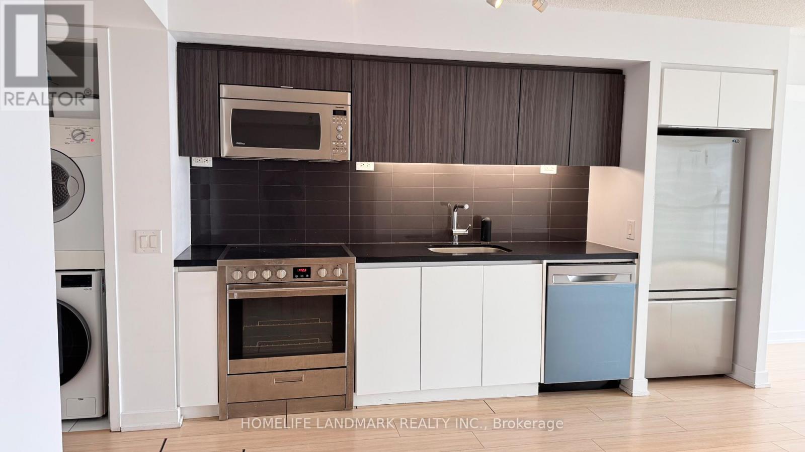 2303 - 85 QUEENS WHARF ROAD, Toronto, Ontario