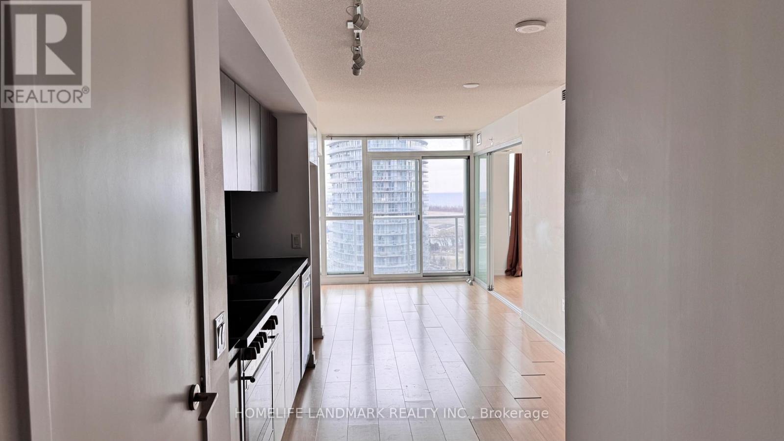 2303 - 85 Queens Wharf Road, Toronto, Ontario  M5V 0J9 - Photo 6 - C12938160