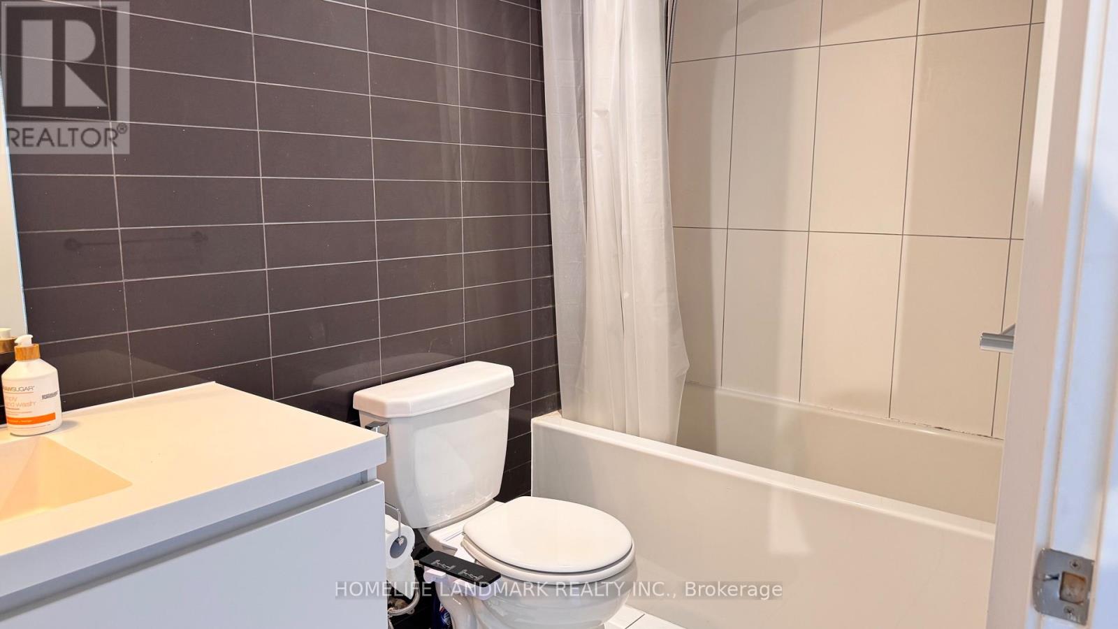 2303 - 85 Queens Wharf Road, Toronto, Ontario  M5V 0J9 - Photo 8 - C12938160