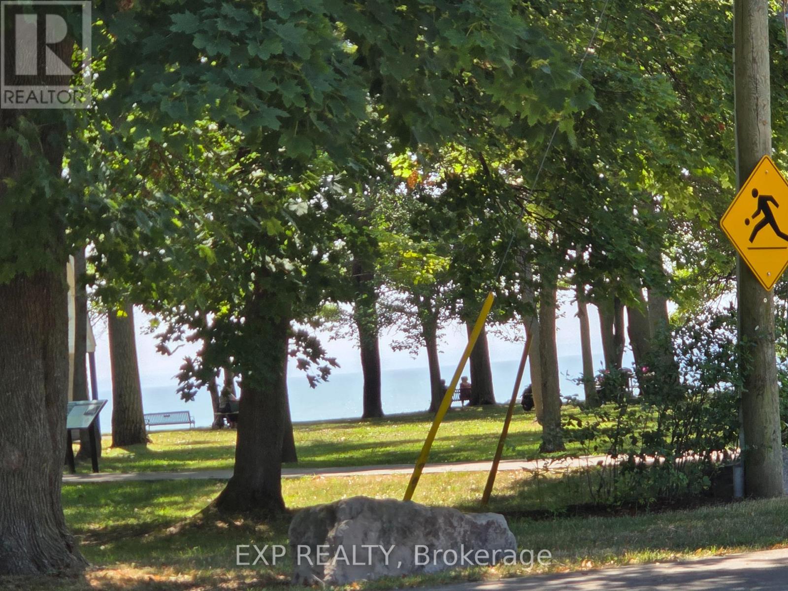 330 Helena Street, Fort Erie, Ontario  L2A 4J8 - Photo 5 - X12763340