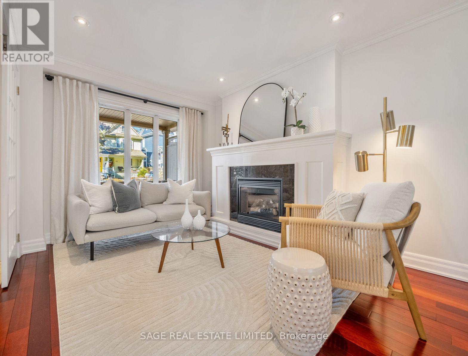 137 Willow Avenue, Toronto, Ontario  M4E 3K4 - Photo 2 - E12938202